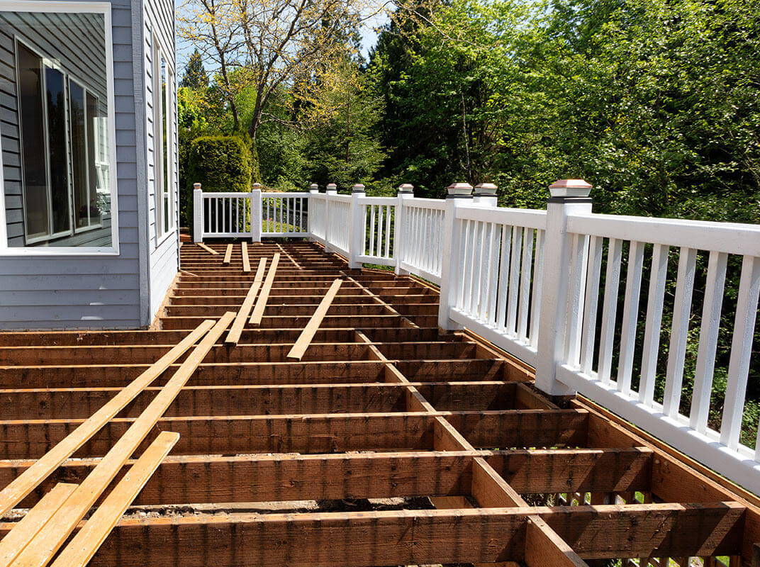 4 Reasons Your Deck is Pulling Away and Howto Fix Them